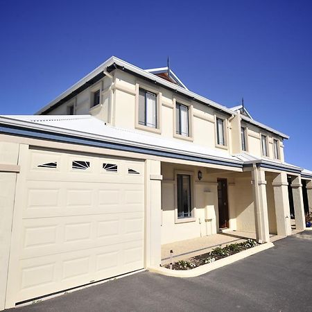 Palm Beach Manor Rockingham Exterior photo
